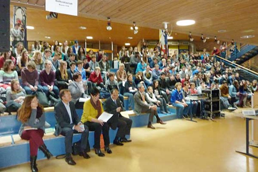 Foto: Aufsteller mit Informationen zum Klimasparbuch