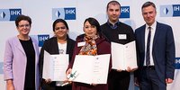 Foto: von links: von links: Gudrun Brendel-Fischer, MdL (Integrationsbeauftragte der Bayerischen Staatsregierung), Margaret Jebamani Melita Immanuel Isaac, Karla Sousa-Drexl, Hasan Ibish und Dr. Thomas Kürn (Bereichsleiter Berufliche Bildung der IHK für München und Oberbayern). Bild: © Goran Gajanin / IHK.