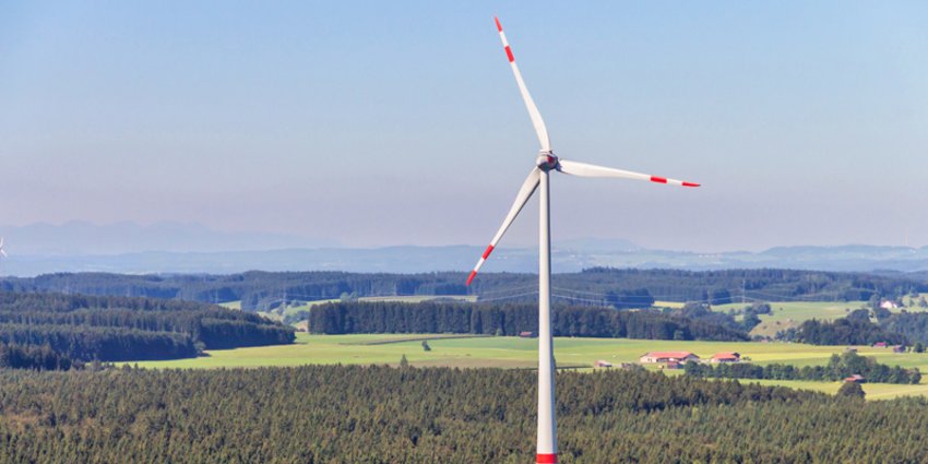 Foto: Windrad bei Fuchstal im Landkreis Landsberg am Lech