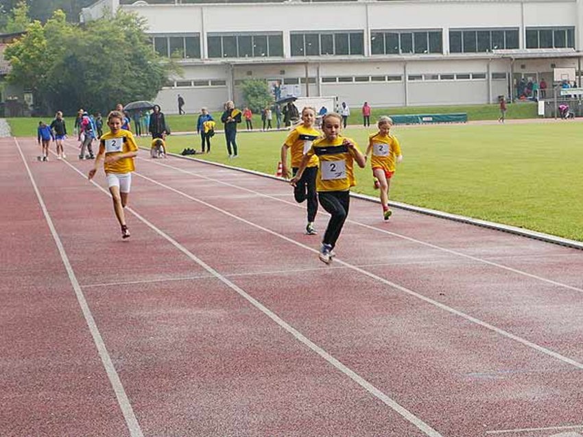 Foto: Kinder beim Sprinten