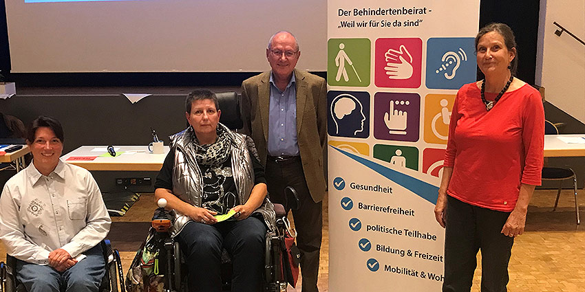 Foto: Der neu gewählte Vorstand des Behindertenbeirats (v. l. n. r.): Uta Schulz, Dr. Frauke Schwaiblmair (1. Vorsitzende), Achim Blage.