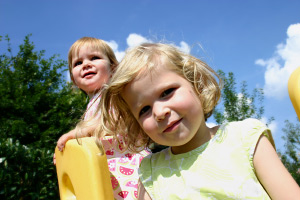 Foto: Kinder am Spielplatz